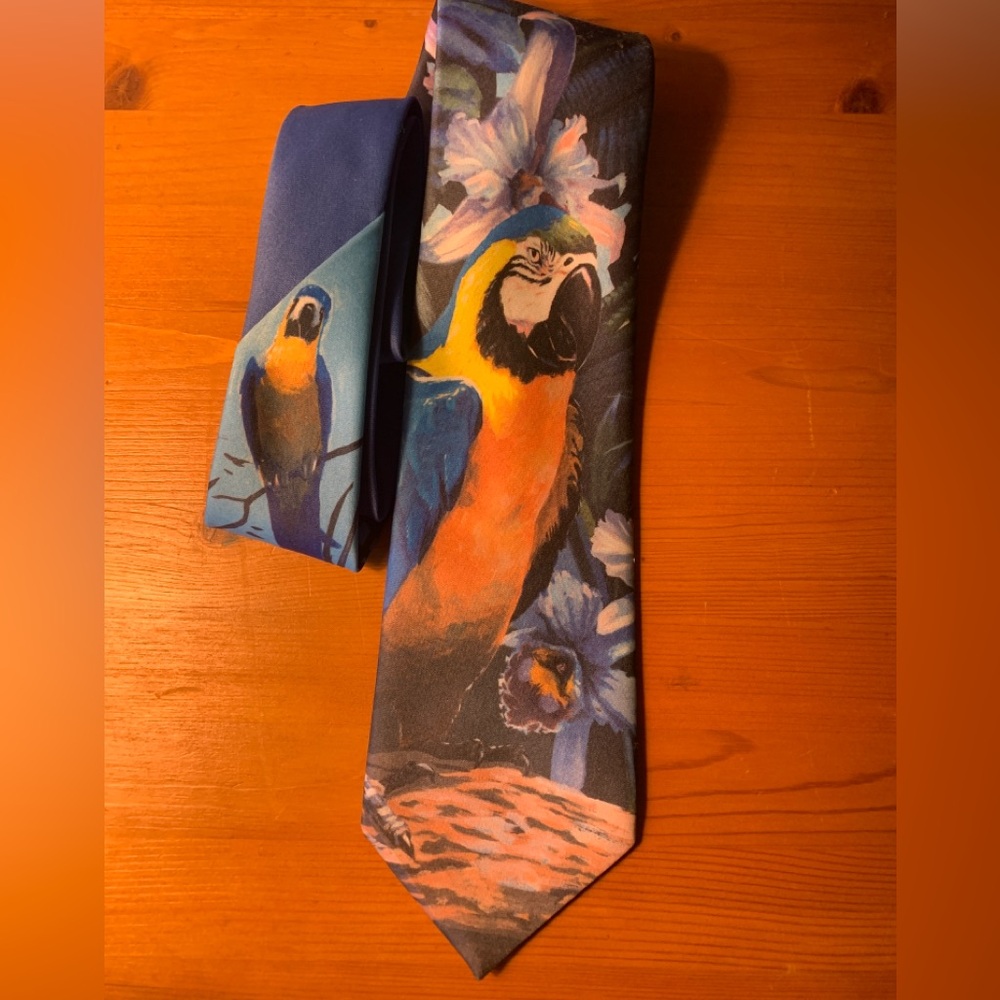 Ralph Marlin vintage 90’s Parrot tie.